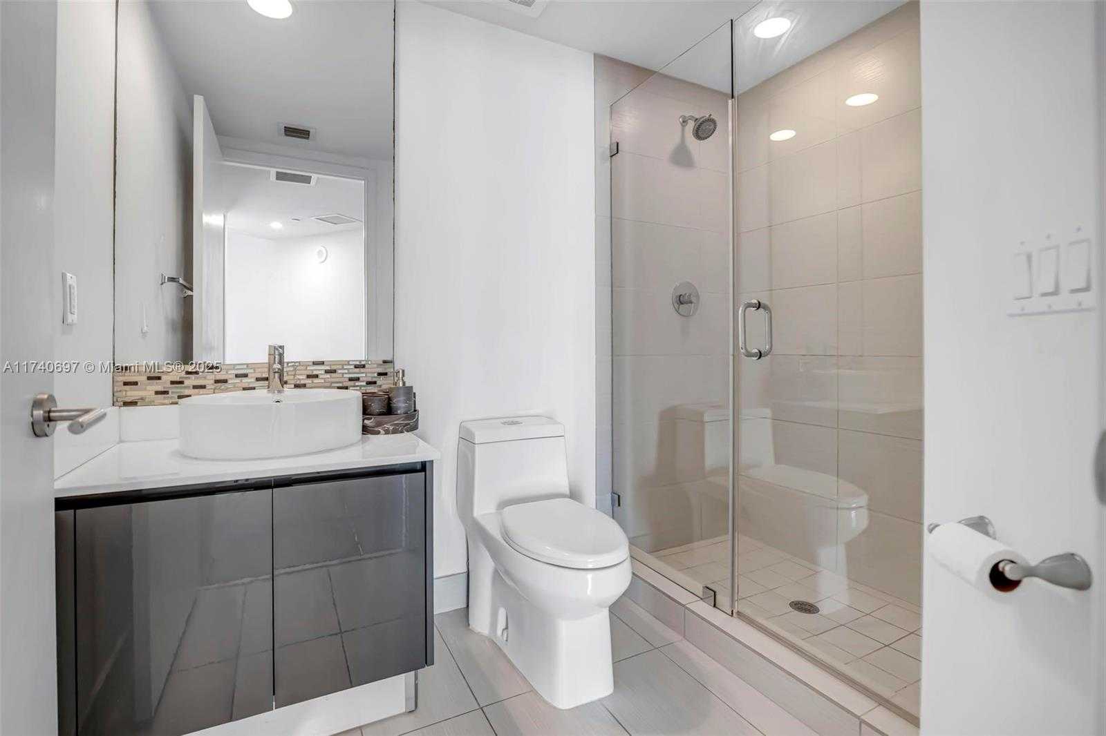 Small Image of 31 SOUTH EAST 6TH ST #1102, Miami Number 16