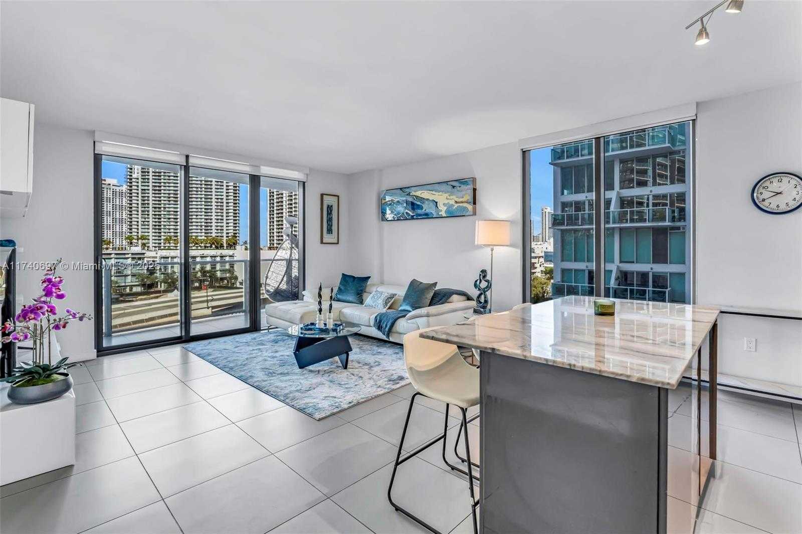 Small Image of 31 SOUTH EAST 6TH ST #1102, Miami Number 3