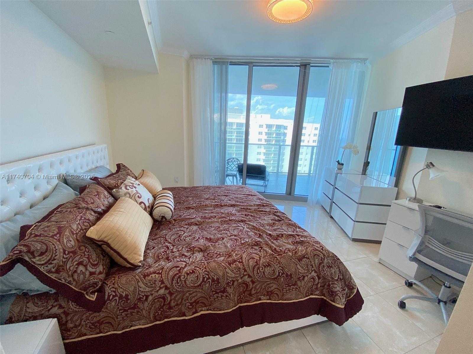 Small Image of 3101 SOUTH OCEAN DR #1403, Hollywood Number 19