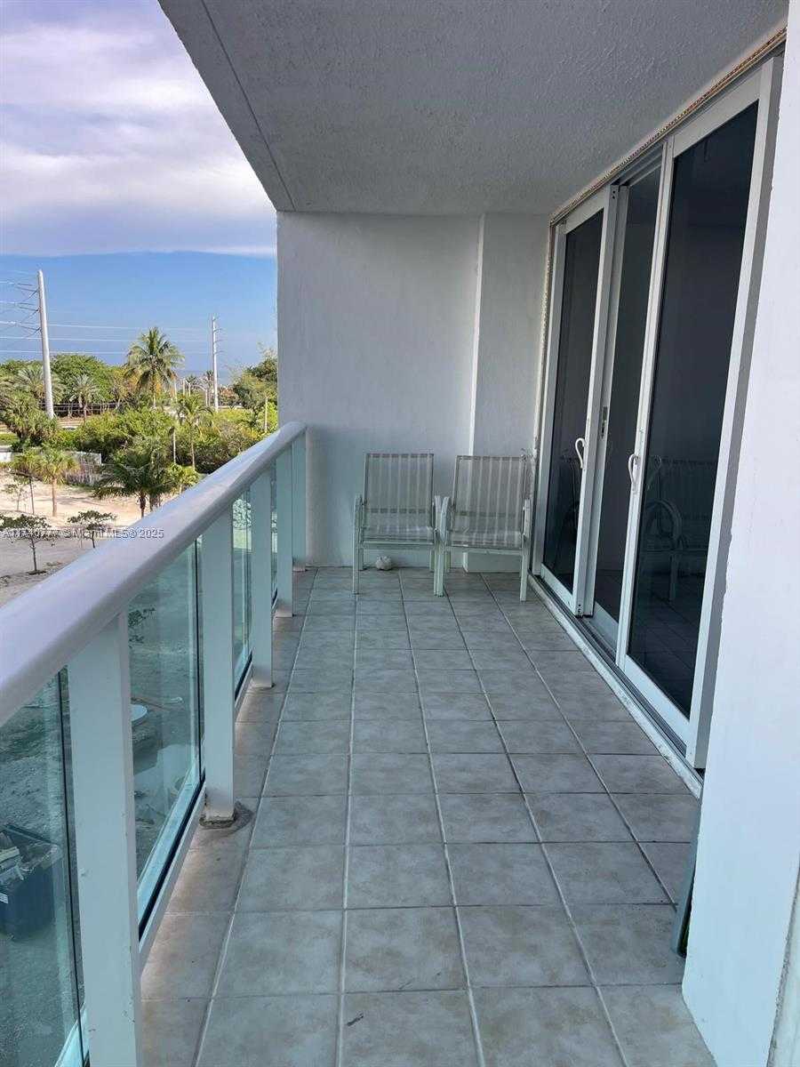 Small Image of 100 BAYVIEW DR #412, Sunny Isles Beach Number 11