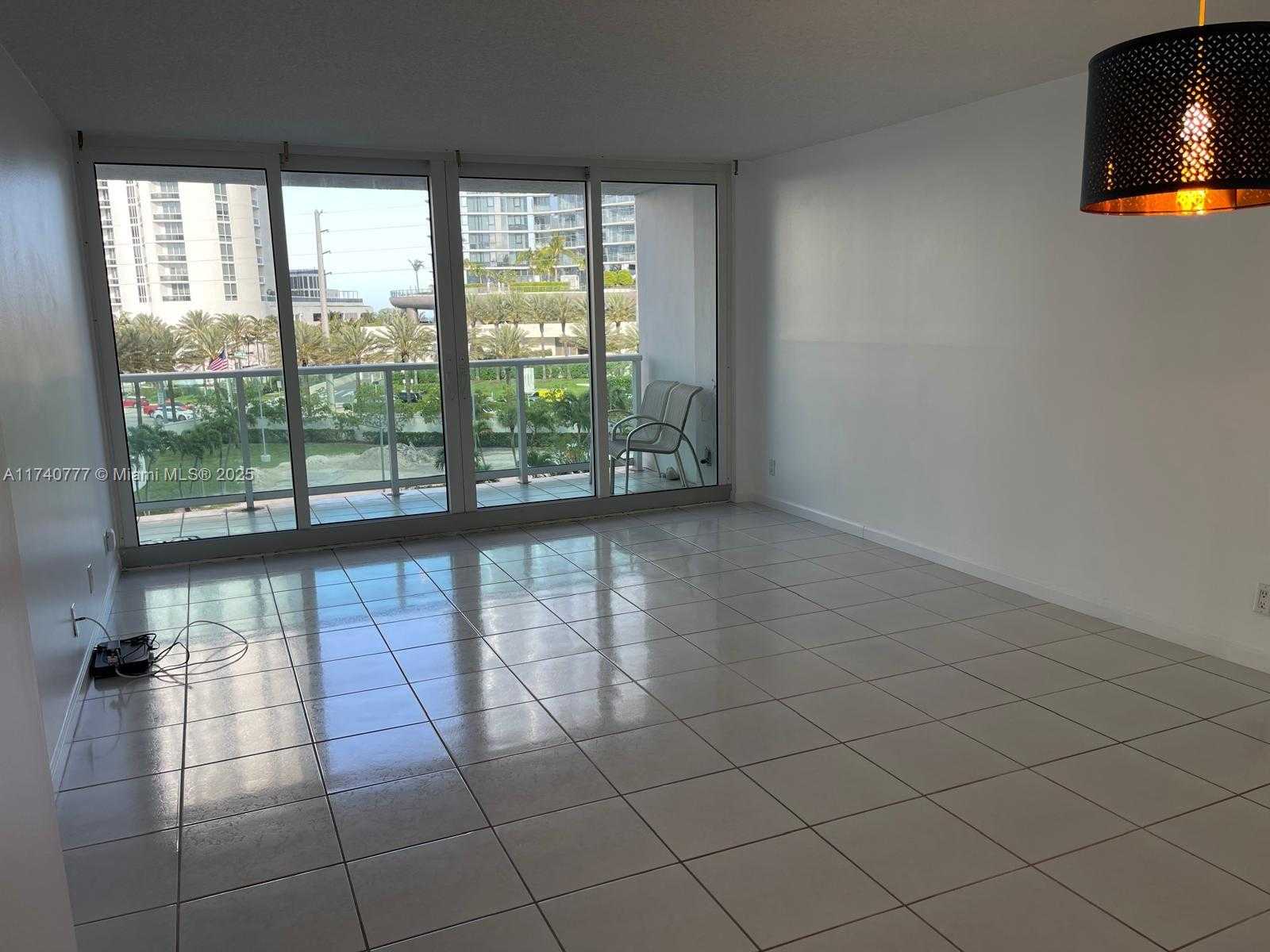 Small Image of 100 BAYVIEW DR #412, Sunny Isles Beach Number 13