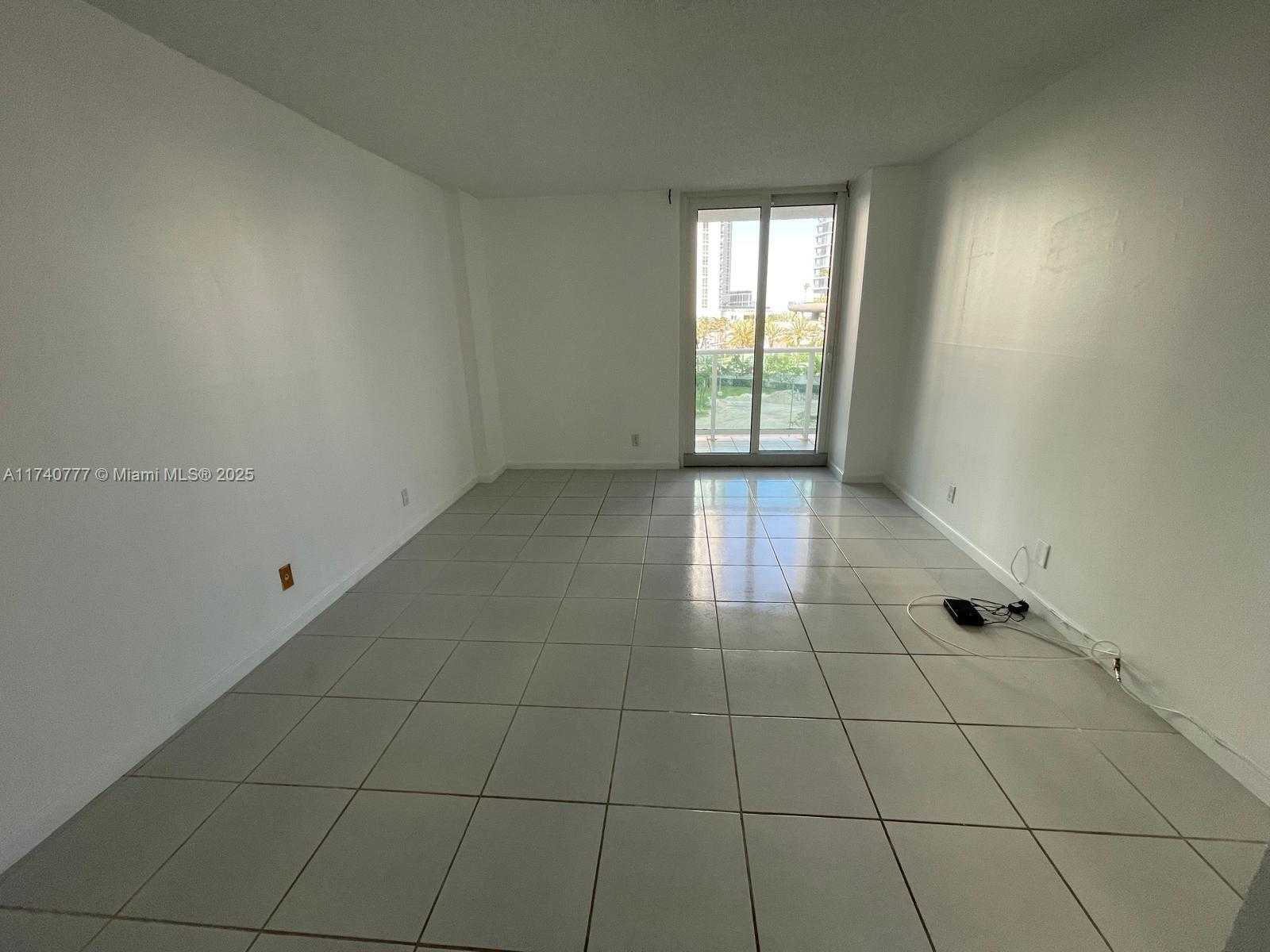 Small Image of 100 BAYVIEW DR #412, Sunny Isles Beach Number 5
