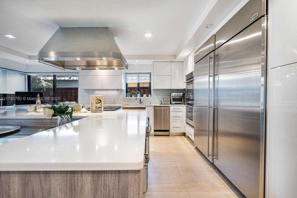 Small Image of 20600 NORTH EAST 22ND PL, Miami Number 11