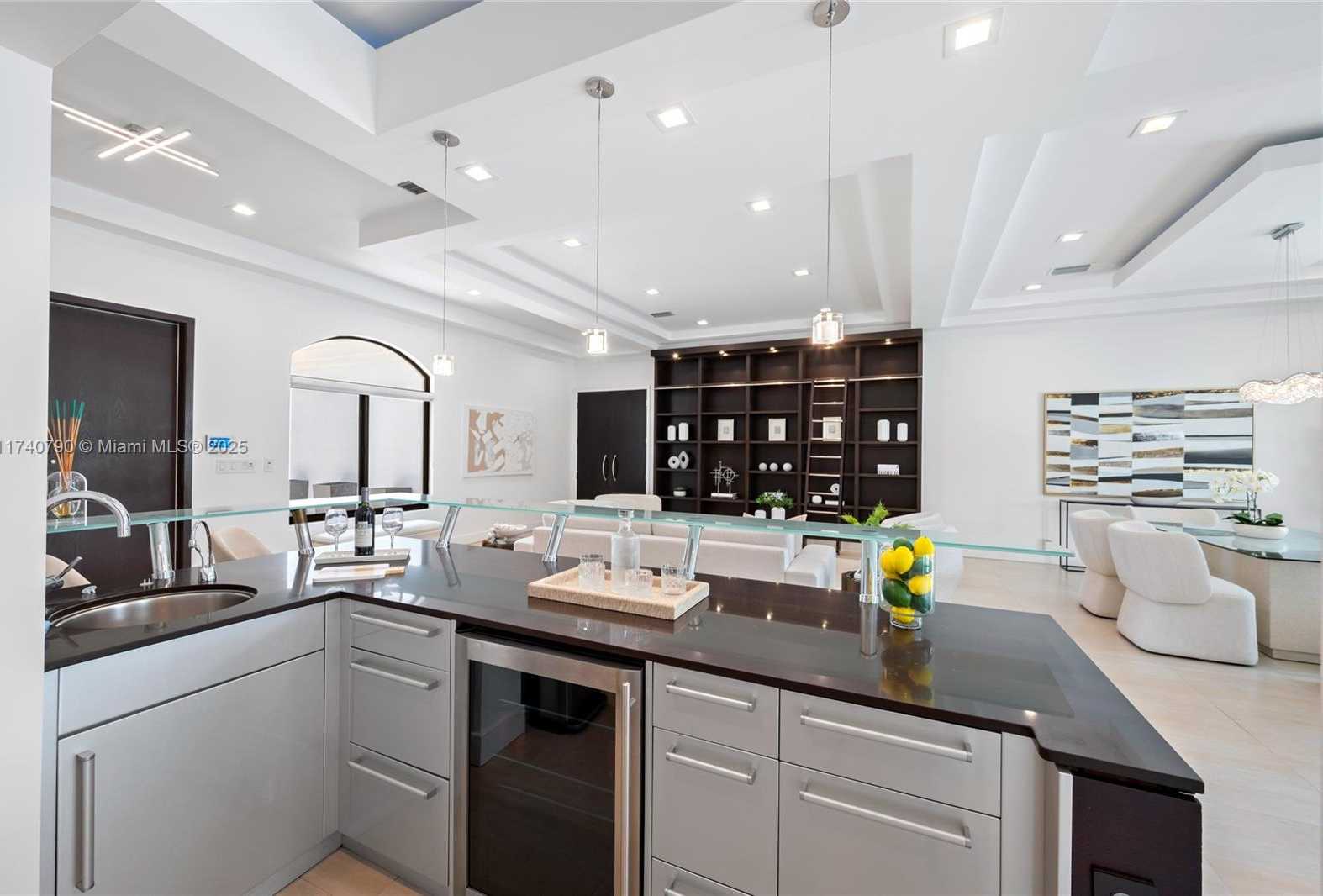 Small Image of 20600 NORTH EAST 22ND PL, Miami Number 12