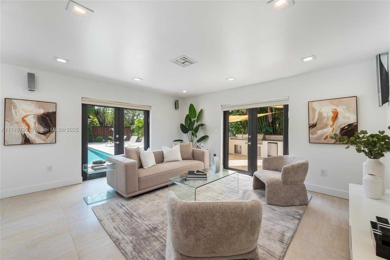 Small Image of 20600 NORTH EAST 22ND PL, Miami Number 14