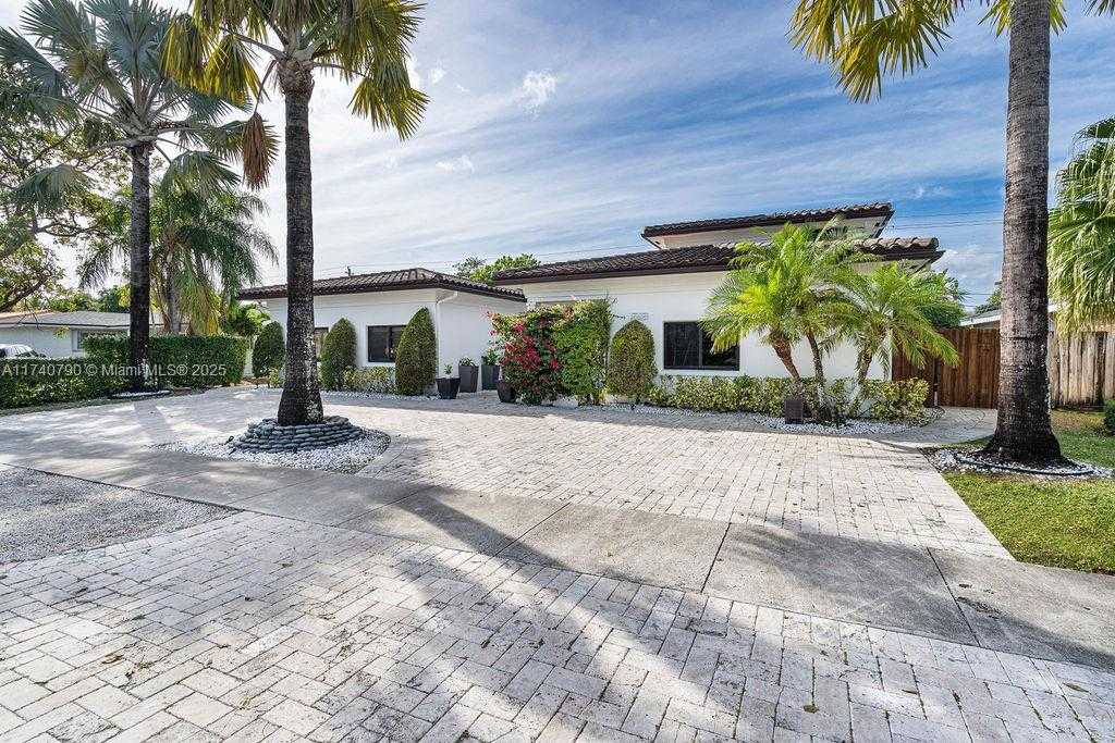 Small Image of 20600 NORTH EAST 22ND PL, Miami Number 2