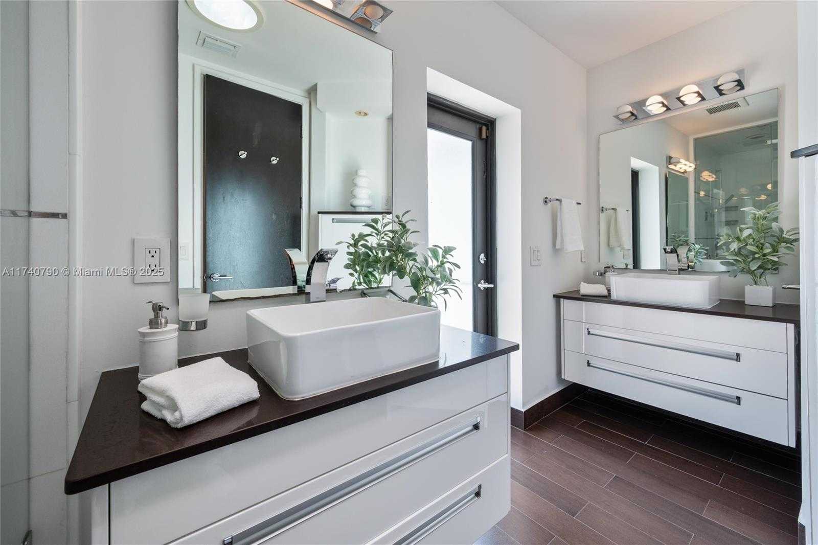 Small Image of 20600 NORTH EAST 22ND PL, Miami Number 20