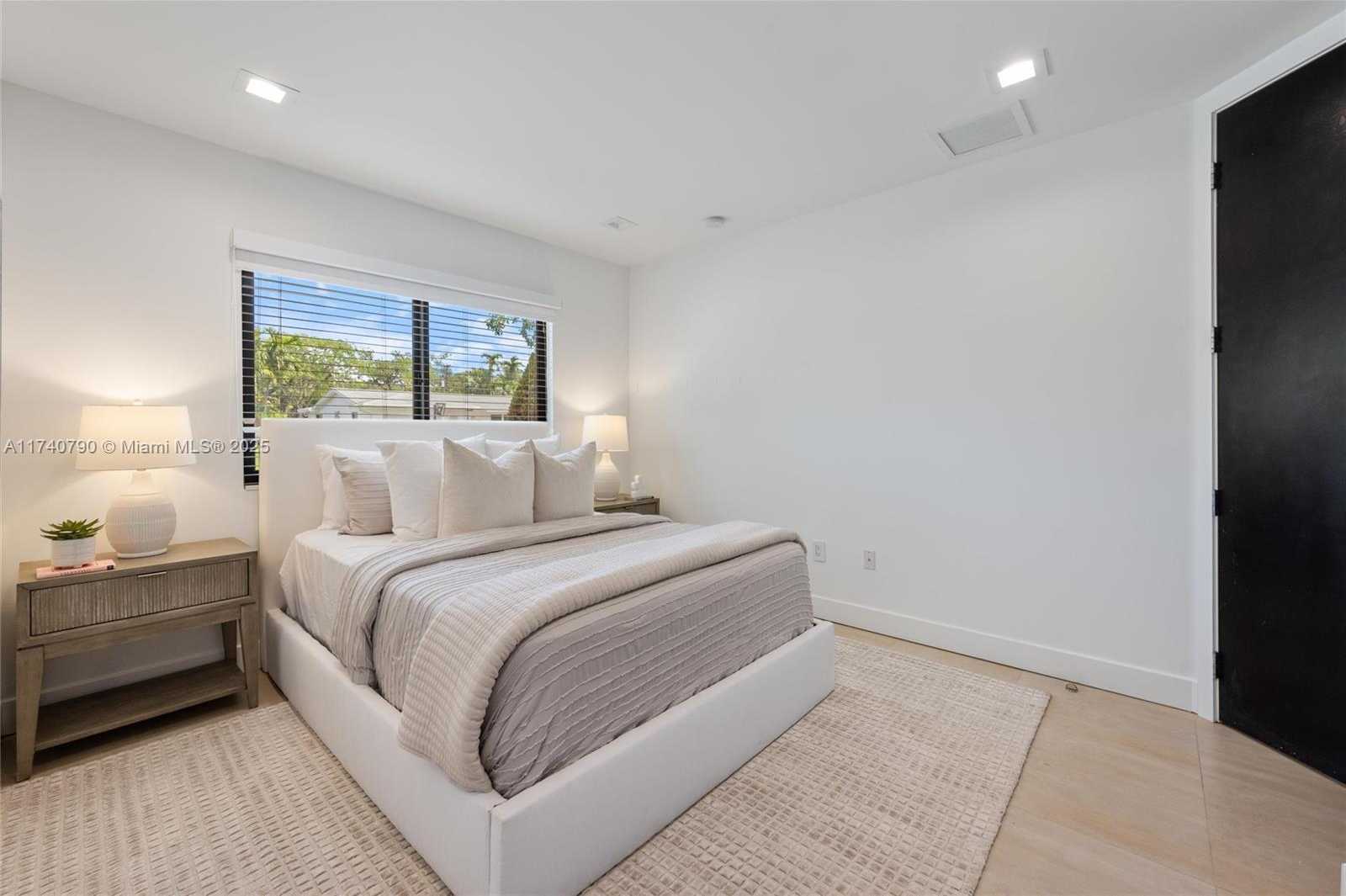 Small Image of 20600 NORTH EAST 22ND PL, Miami Number 22