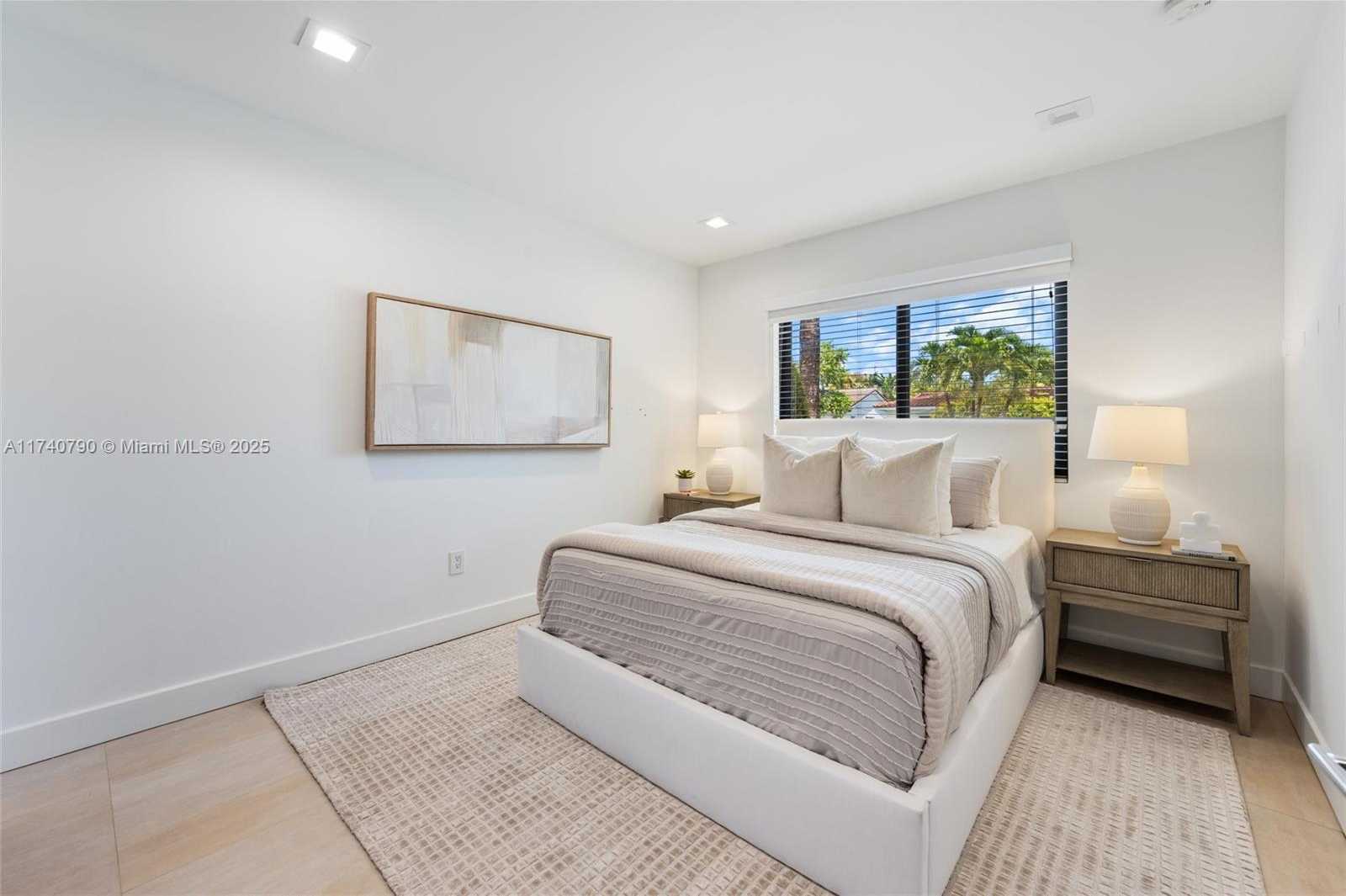 Small Image of 20600 NORTH EAST 22ND PL, Miami Number 23