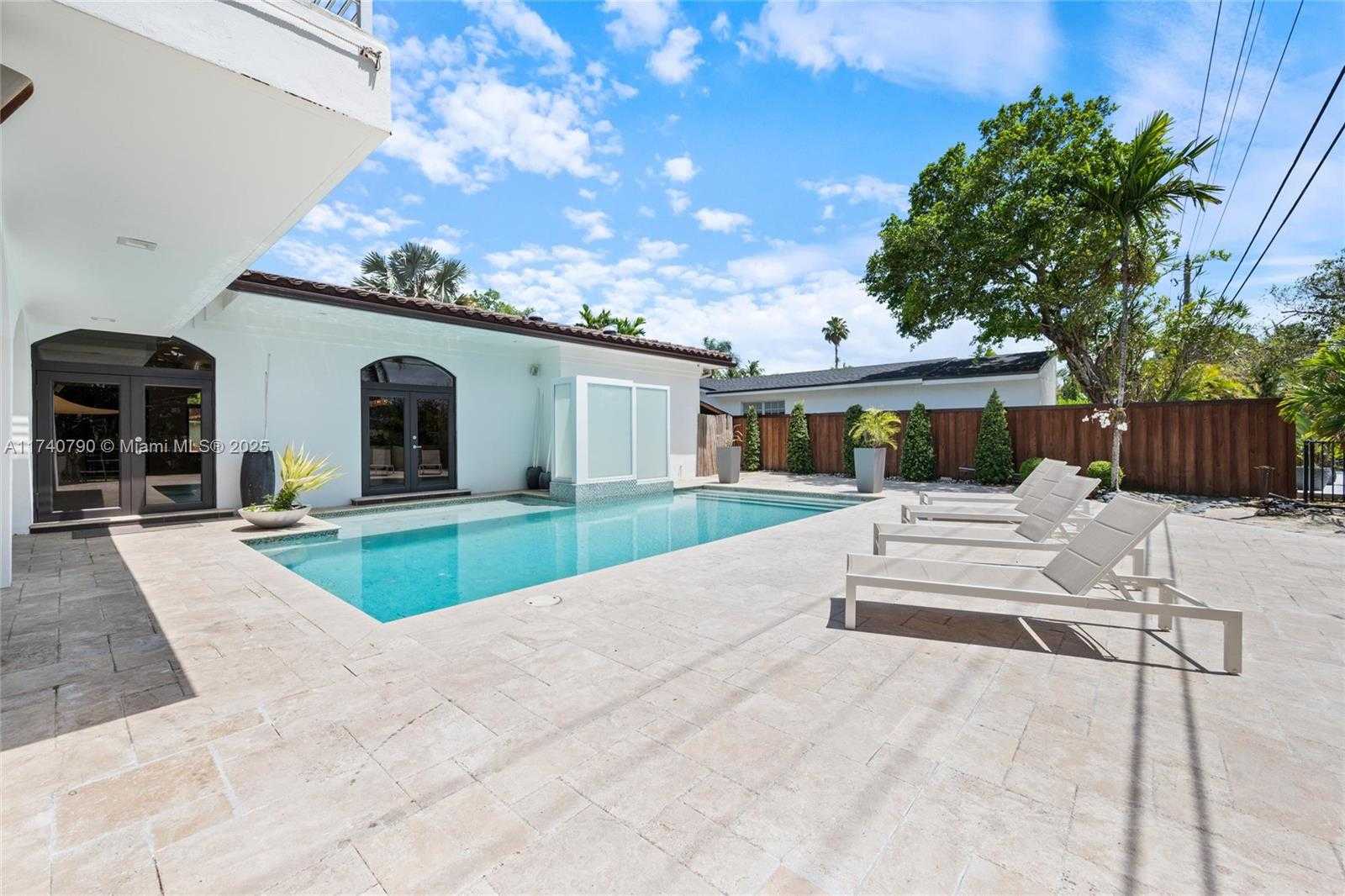 Small Image of 20600 NORTH EAST 22ND PL, Miami Number 28