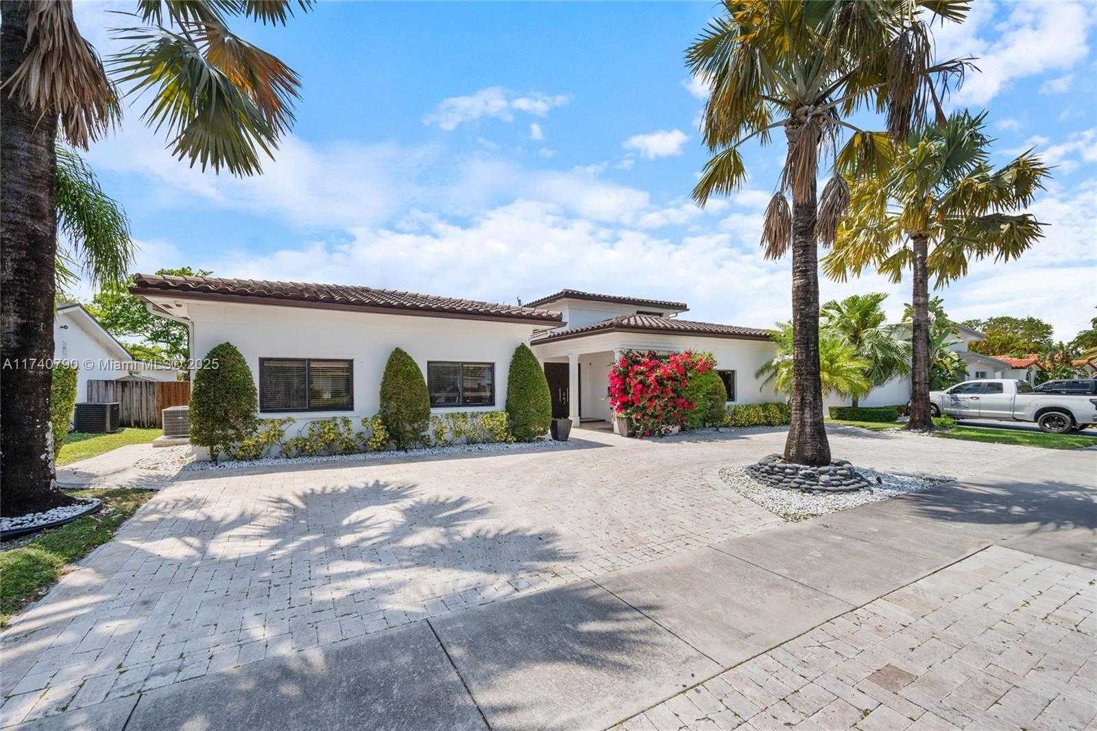 Small Image of 20600 NORTH EAST 22ND PL, Miami Number 29