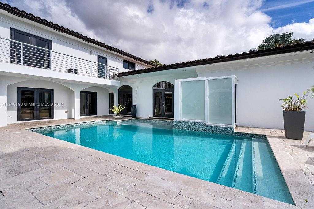 Small Image of 20600 NORTH EAST 22ND PL, Miami Number 30