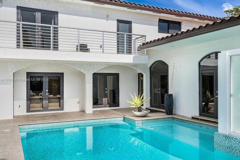 Small Image of 20600 NORTH EAST 22ND PL, Miami Number 33