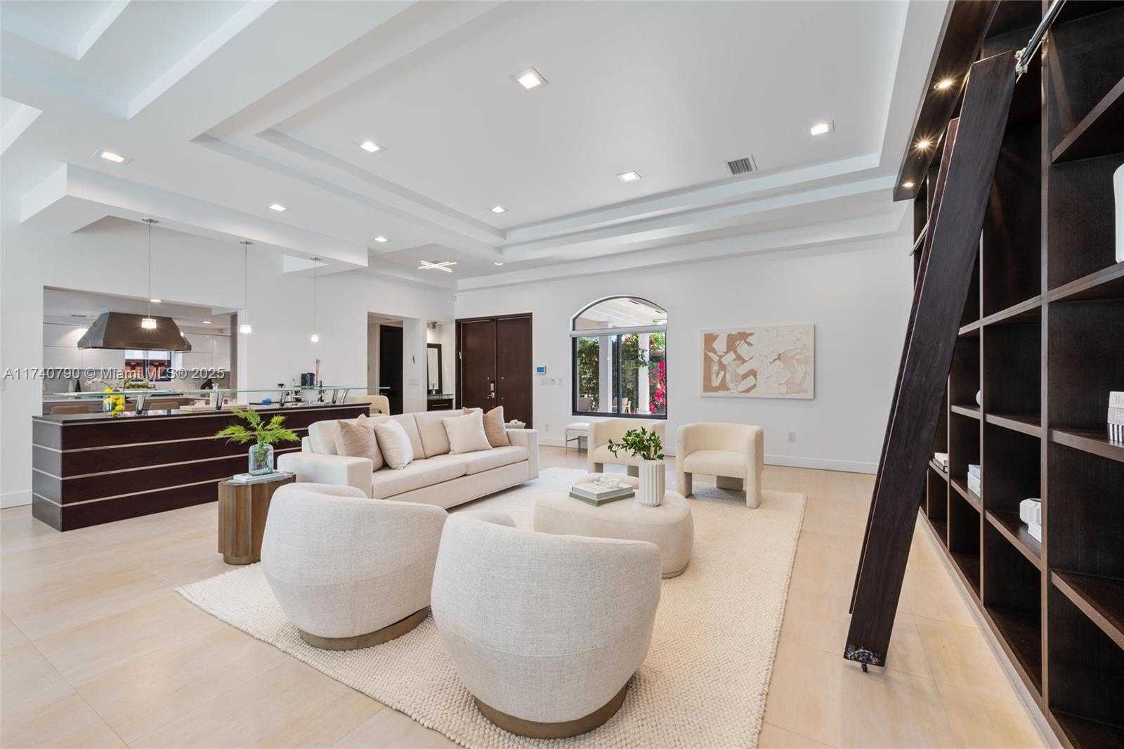 Small Image of 20600 NORTH EAST 22ND PL, Miami Number 4