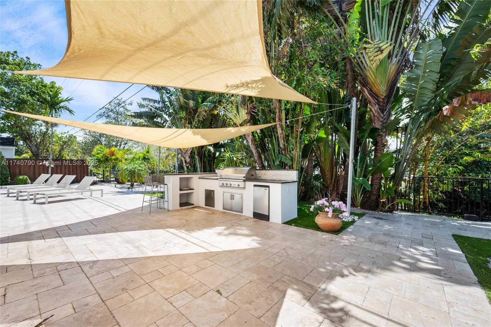 Small Image of 20600 NORTH EAST 22ND PL, Miami Number 43