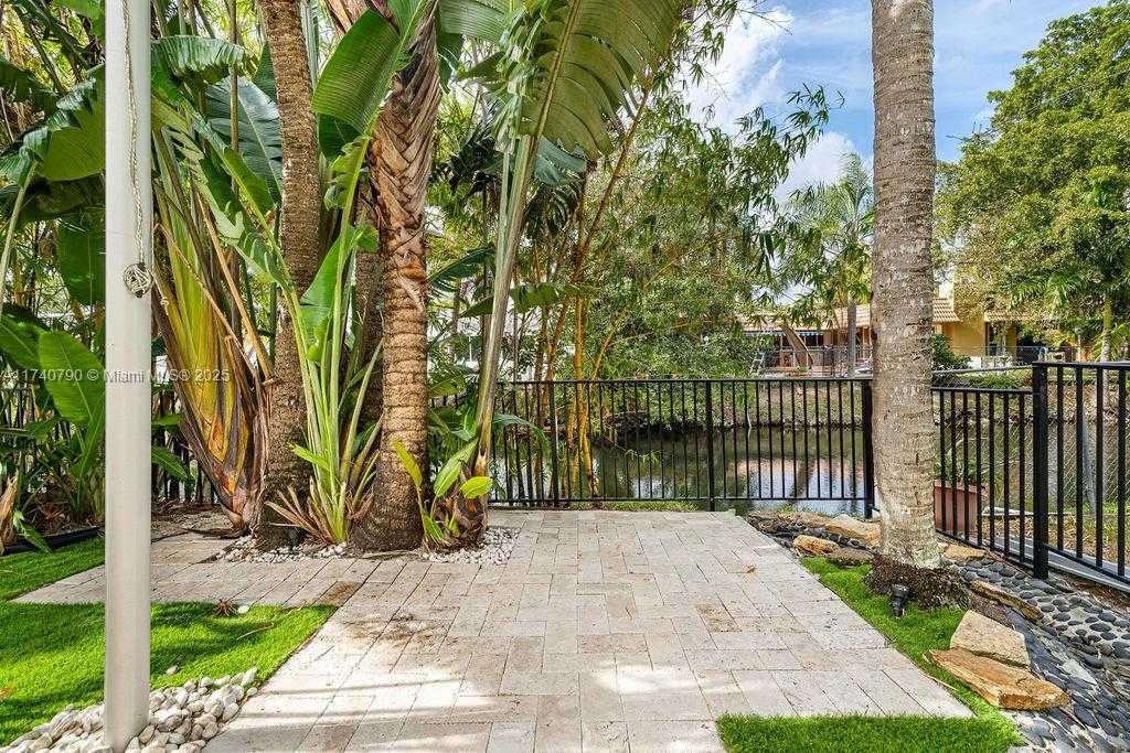 Small Image of 20600 NORTH EAST 22ND PL, Miami Number 44