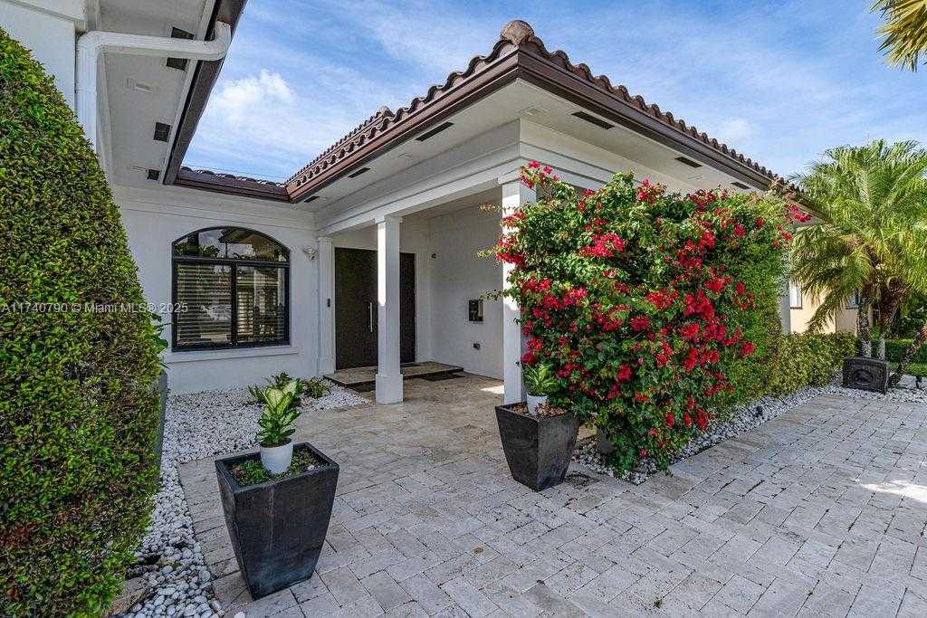 Small Image of 20600 NORTH EAST 22ND PL, Miami Number 46