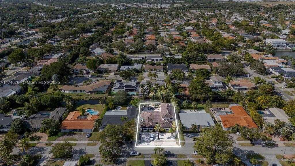 Small Image of 20600 NORTH EAST 22ND PL, Miami Number 48