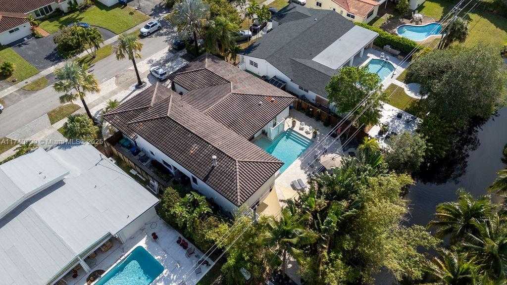 Small Image of 20600 NORTH EAST 22ND PL, Miami Number 55