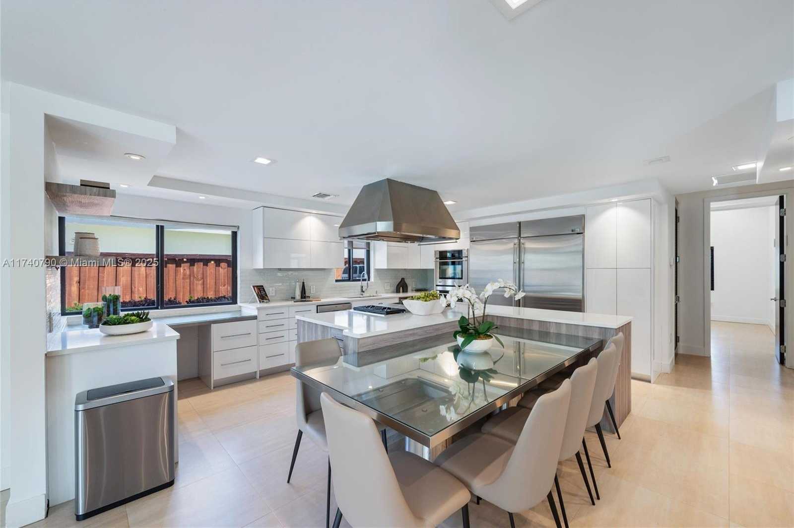 Small Image of 20600 NORTH EAST 22ND PL, Miami Number 8