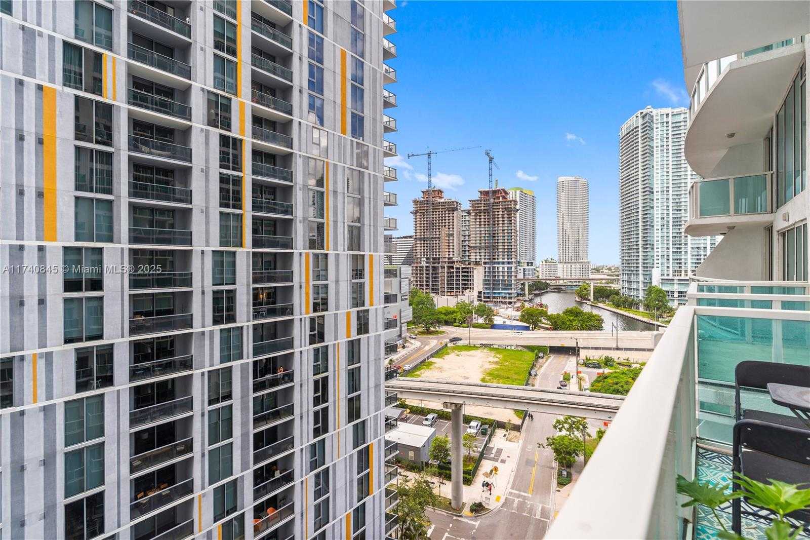 Small Image of 41 SOUTH EAST 5TH ST #802, Miami Number 25