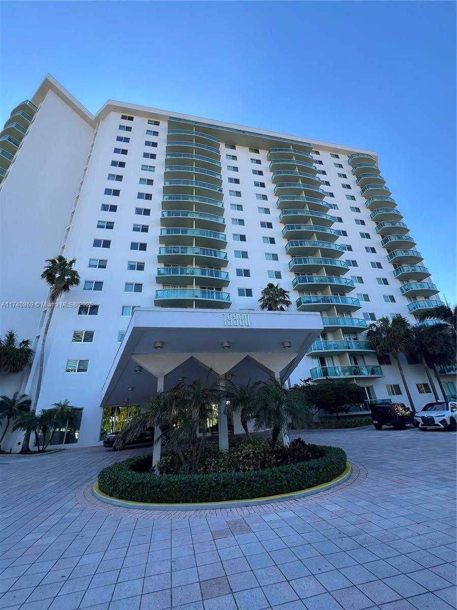 Small Image of 19380 COLLINS AVE #1402, Sunny Isles Beach Number 4