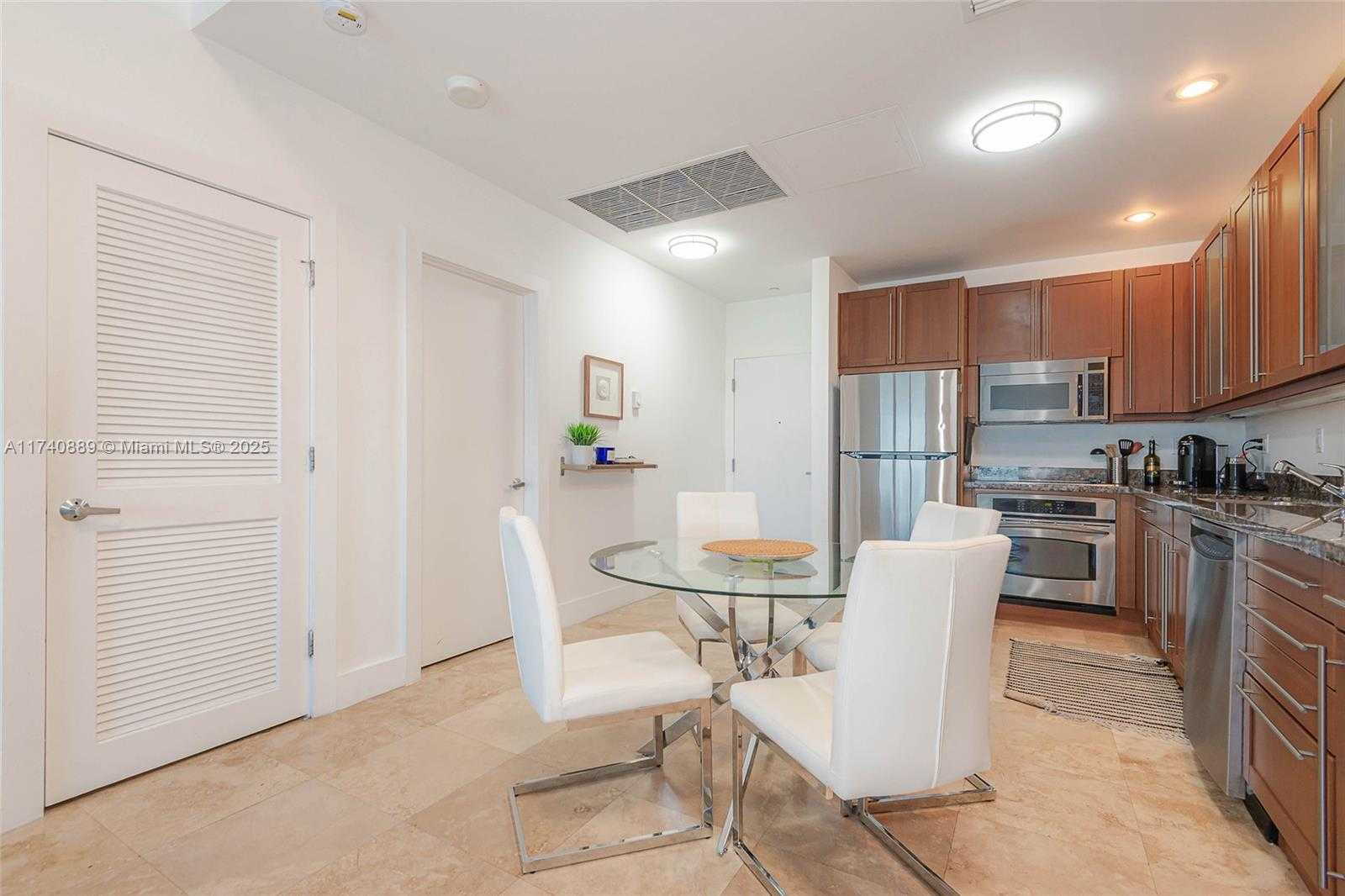 Small Image of 2301 COLLINS AVE #1630, Miami Beach Number 14