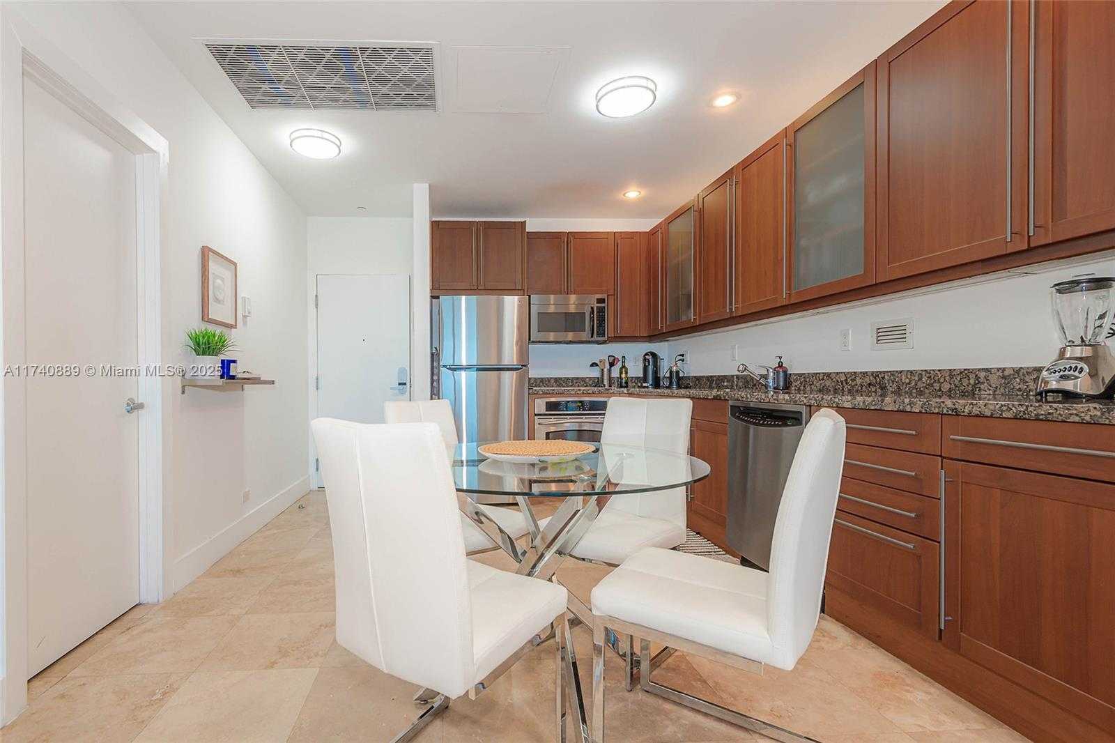 Small Image of 2301 COLLINS AVE #1630, Miami Beach Number 5