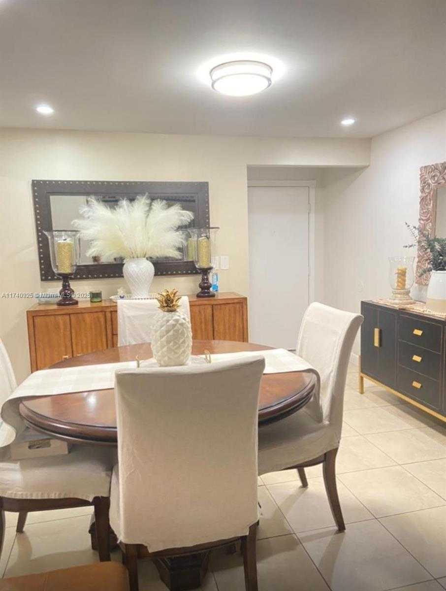 Small Image of 10245 NORTH WEST 9TH ST CIR #206-9, Miami Number 3