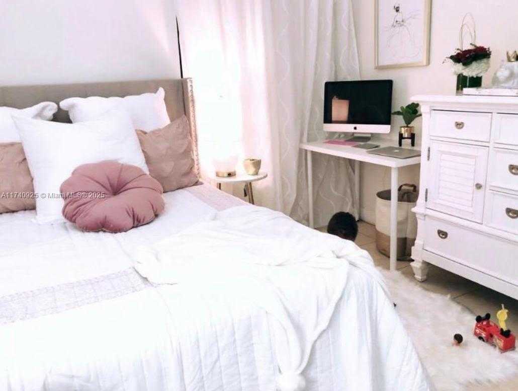 Small Image of 10245 NORTH WEST 9TH ST CIR #206-9, Miami Number 5