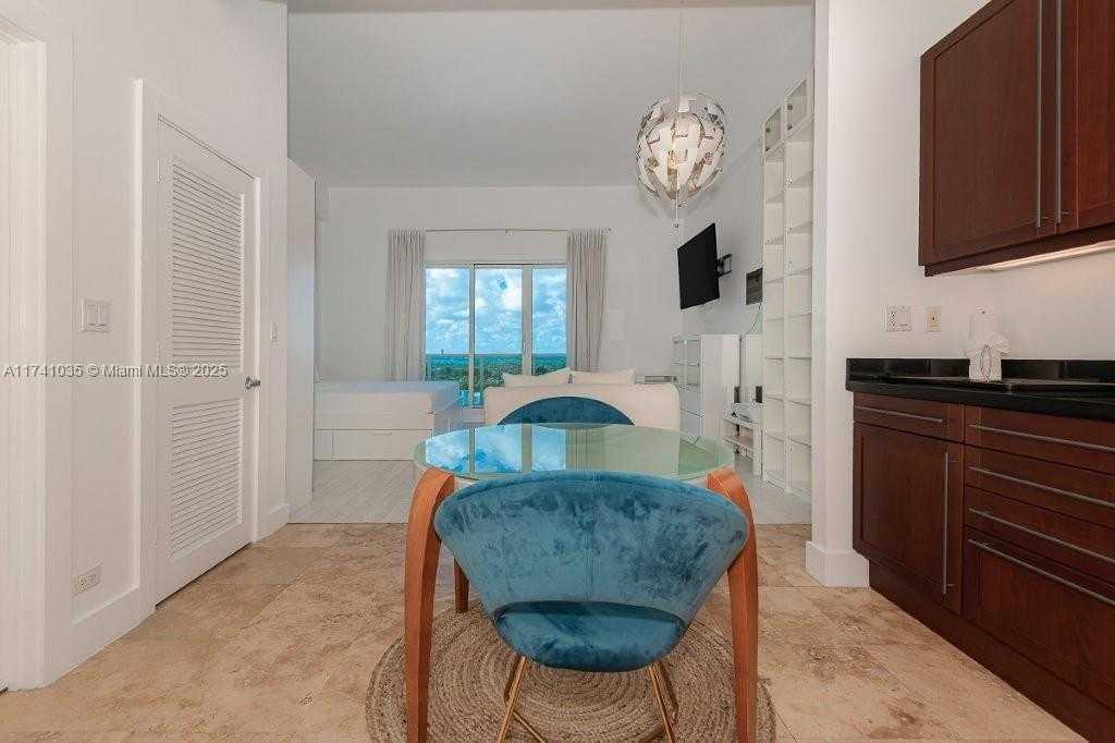 Small Image of 2301 COLLINS AVE #1629, Miami Beach Number 11