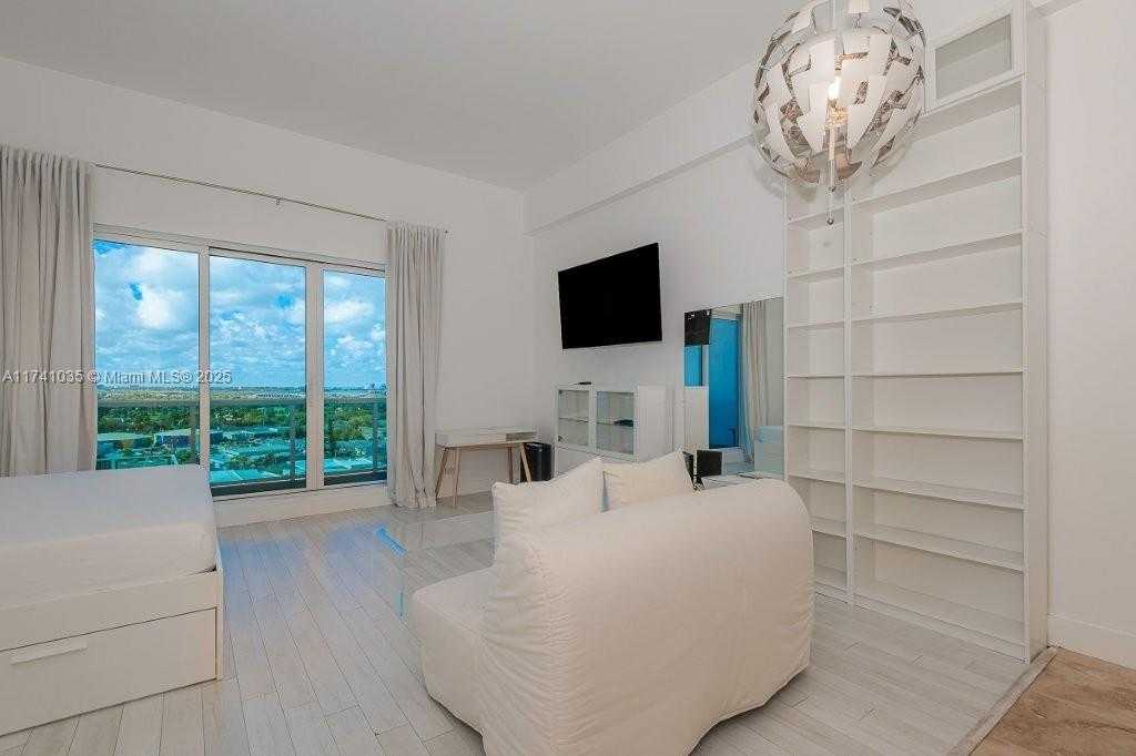 Small Image of 2301 COLLINS AVE #1629, Miami Beach Number 5