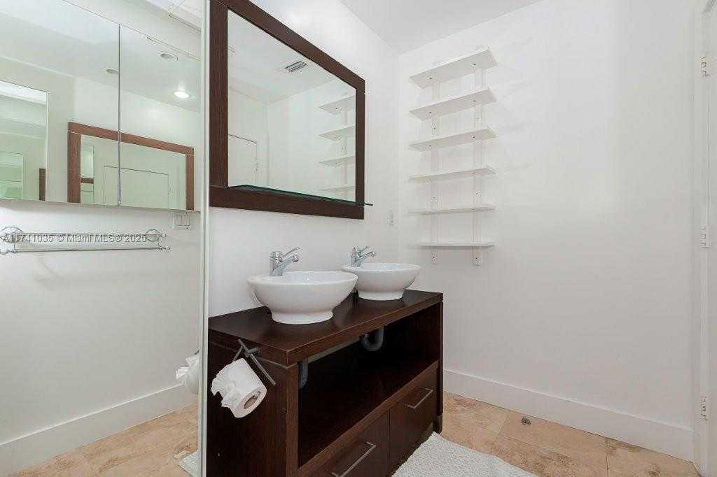 Small Image of 2301 COLLINS AVE #1629, Miami Beach Number 9