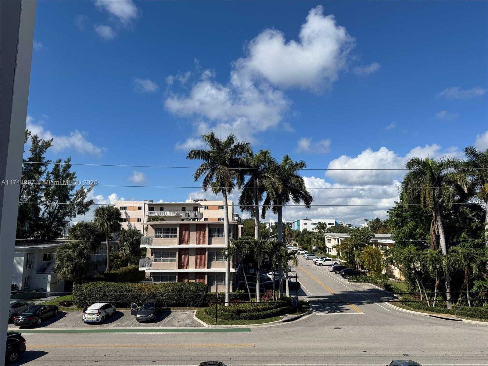Small Image of 9381 EAST BAY HARBOR DR #301S, Bay Harbor Islands Number 23
