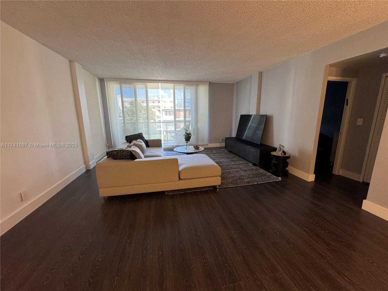 Small Image of 9381 EAST BAY HARBOR DR #301S, Bay Harbor Islands Number 7