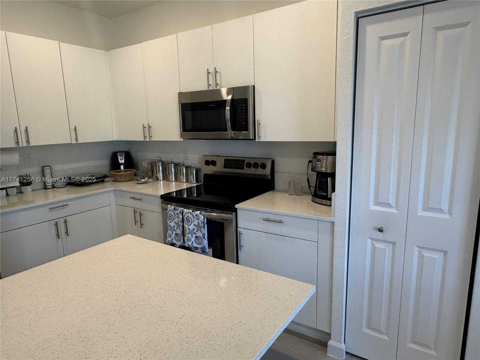 Small Image of 631 NORTH WEST 204TH ST, Miami Gardens Number 17