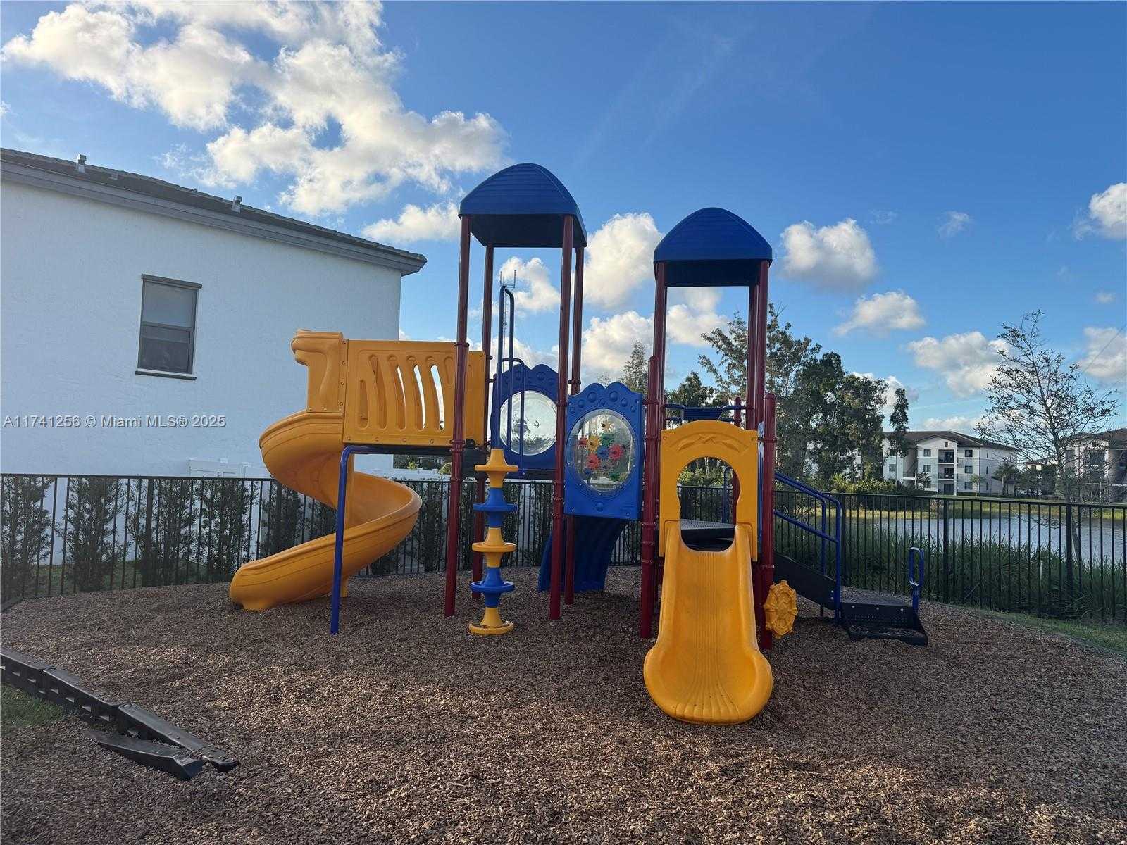 Small Image of 631 NORTH WEST 204TH ST, Miami Gardens Number 49