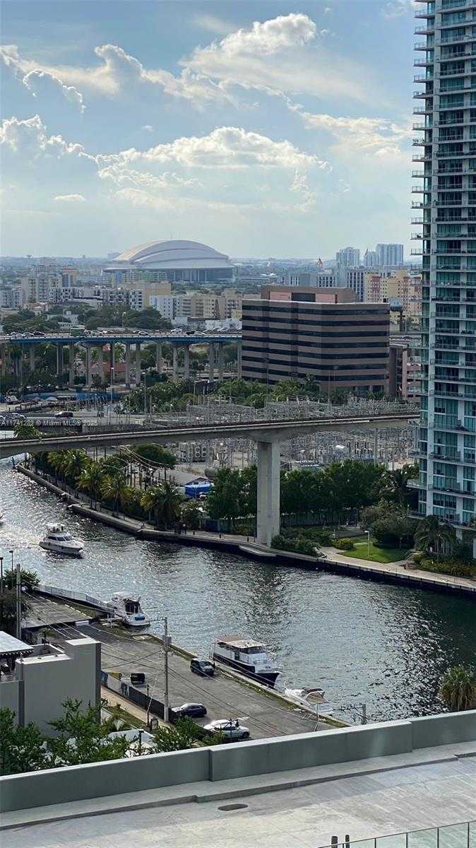 Small Image of 68 SOUTH EAST 6TH ST #1402, Miami Number 14