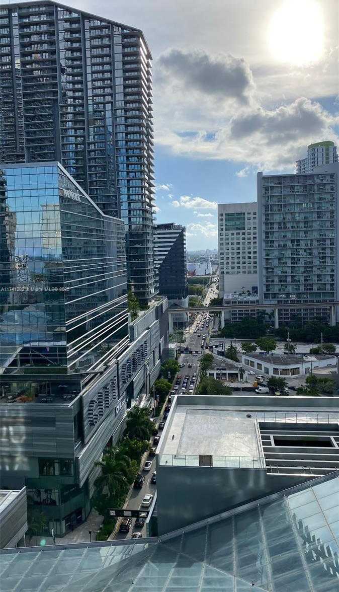 Small Image of 68 SOUTH EAST 6TH ST #1402, Miami Number 17