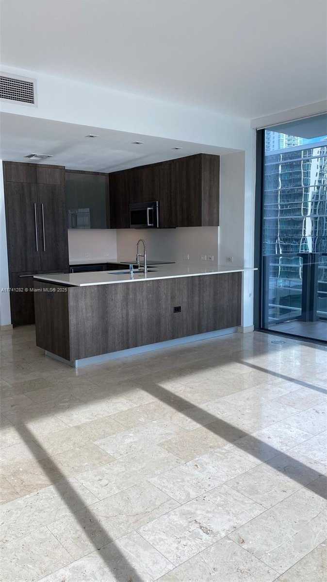 Small Image of 68 SOUTH EAST 6TH ST #1402, Miami Number 3