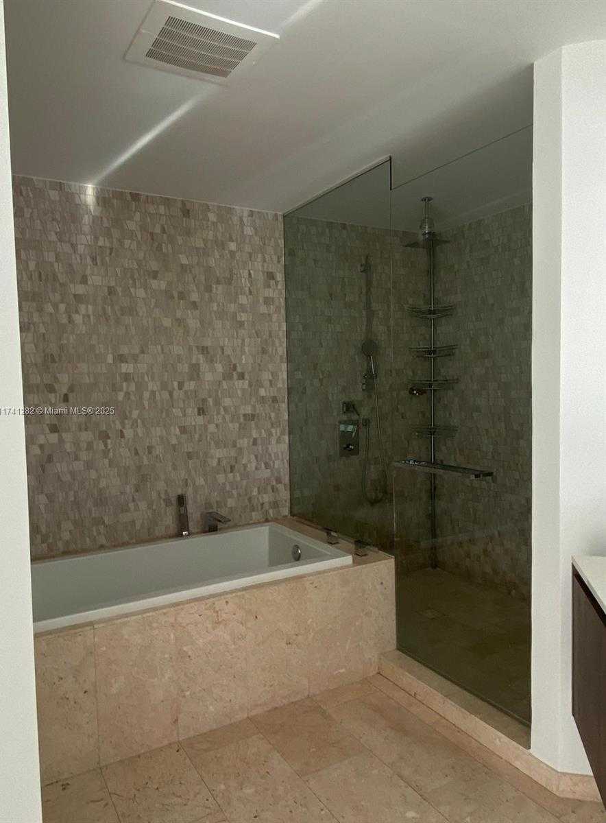 Small Image of 68 SOUTH EAST 6TH ST #1402, Miami Number 5