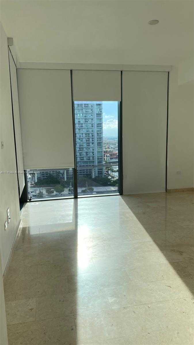 Small Image of 68 SOUTH EAST 6TH ST #1402, Miami Number 7