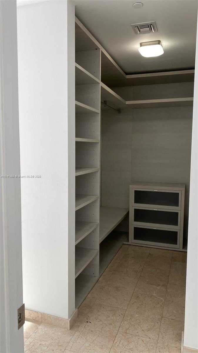 Small Image of 68 SOUTH EAST 6TH ST #1402, Miami Number 8