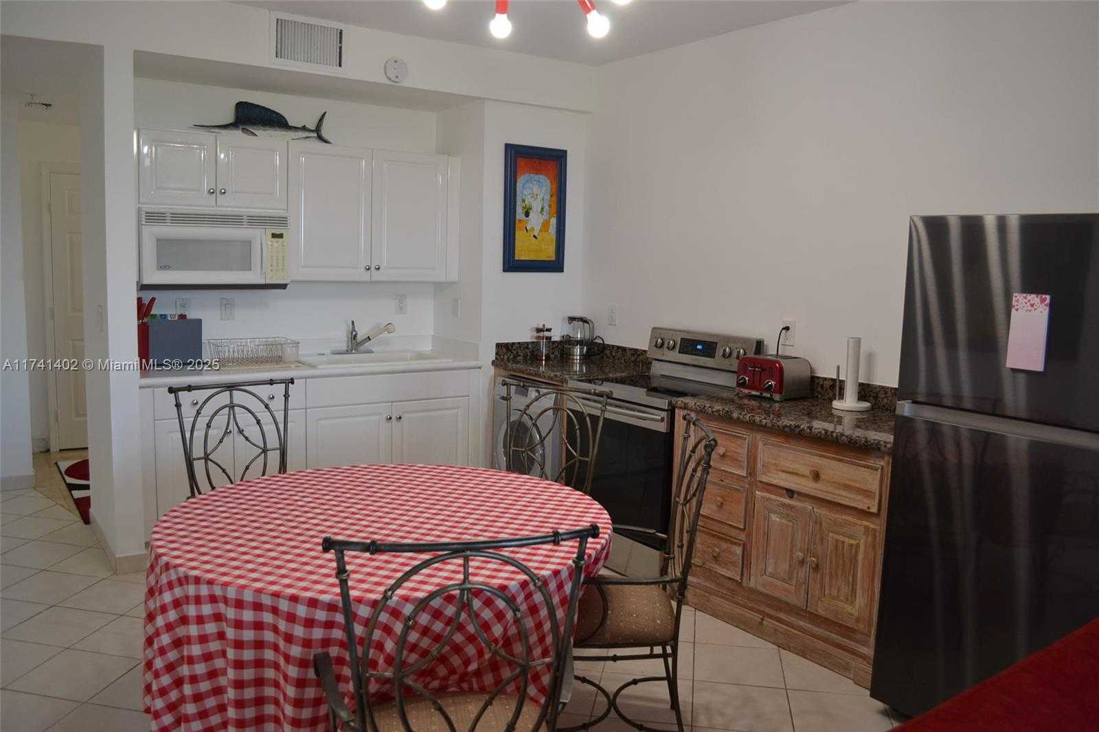 Small Image of 16711 COLLINS AVE #BC-10, Sunny Isles Beach Number 6
