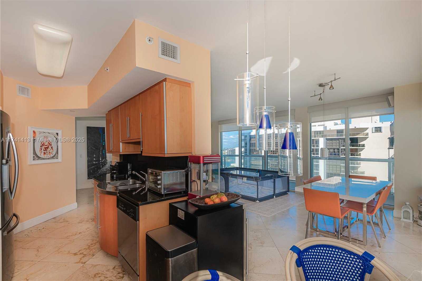 Small Image of 6365 SOUTH EAST COLLINS AVE #1601, Miami Beach Number 10
