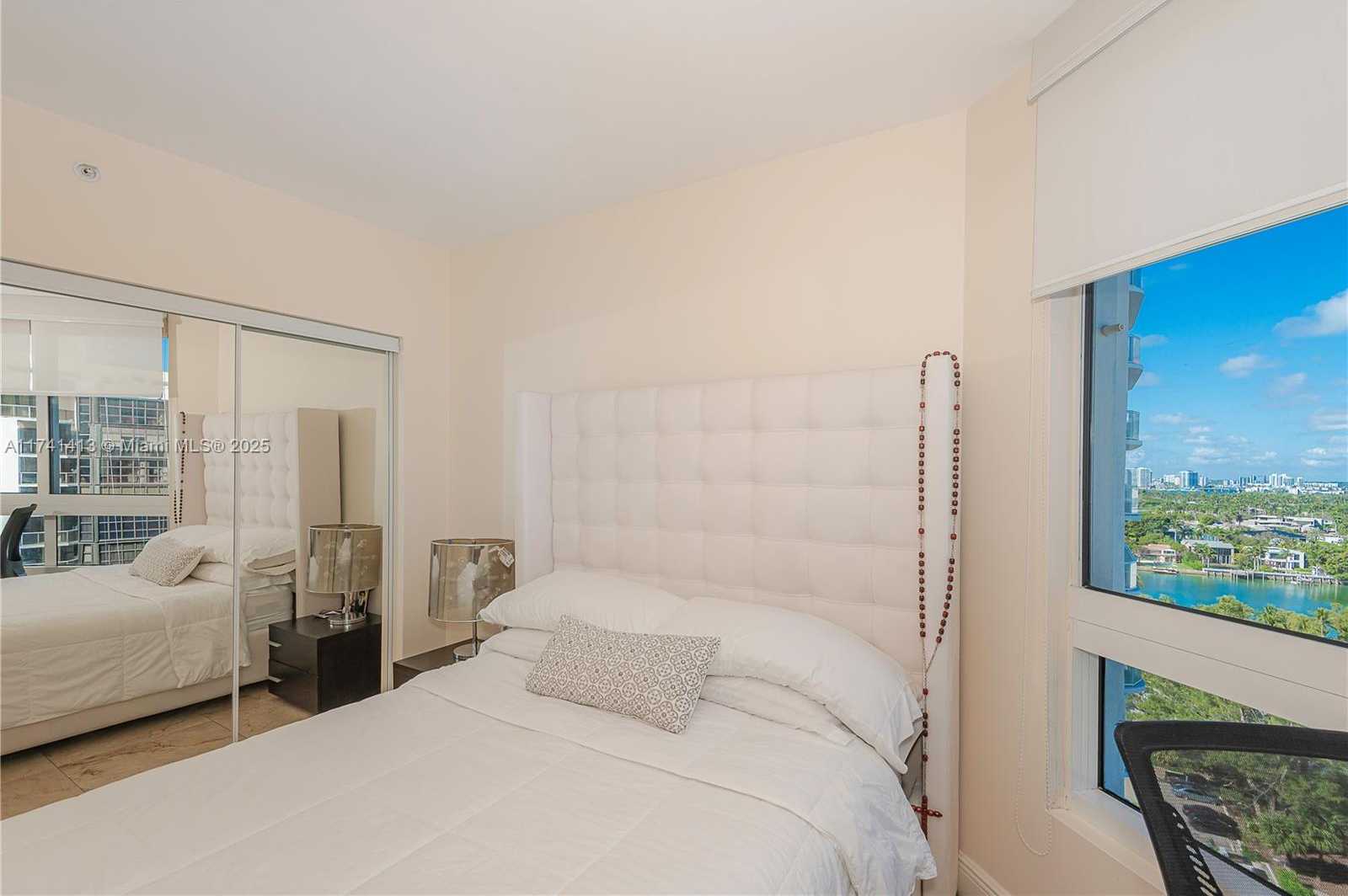 Small Image of 6365 SOUTH EAST COLLINS AVE #1601, Miami Beach Number 13