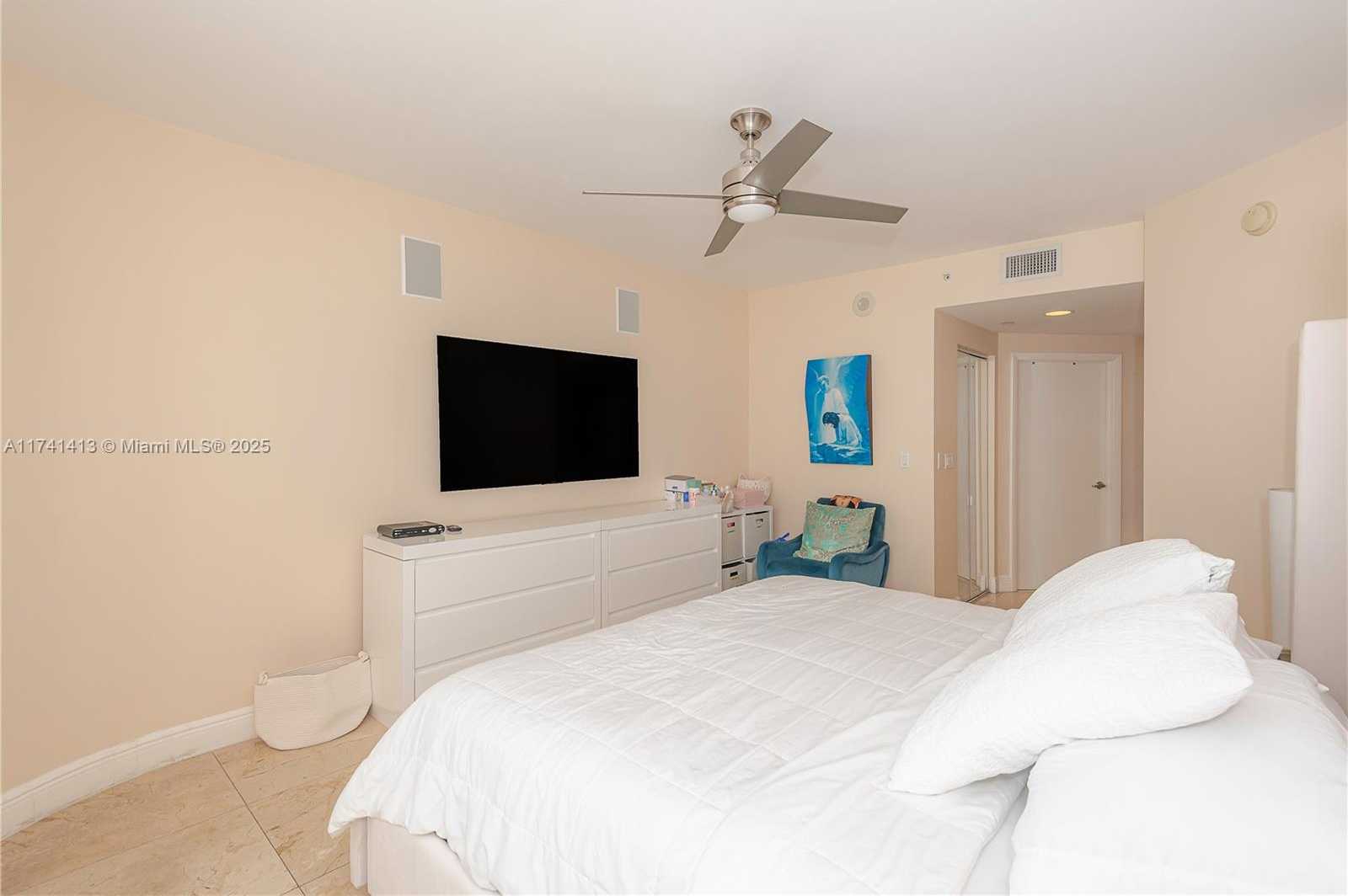 Small Image of 6365 SOUTH EAST COLLINS AVE #1601, Miami Beach Number 16