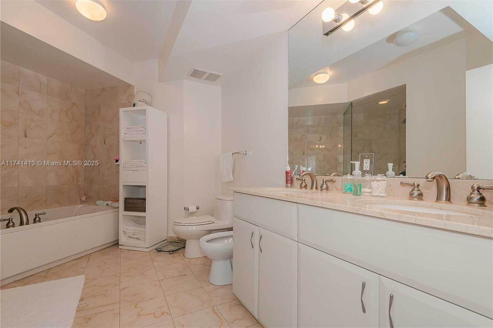 Small Image of 6365 SOUTH EAST COLLINS AVE #1601, Miami Beach Number 17