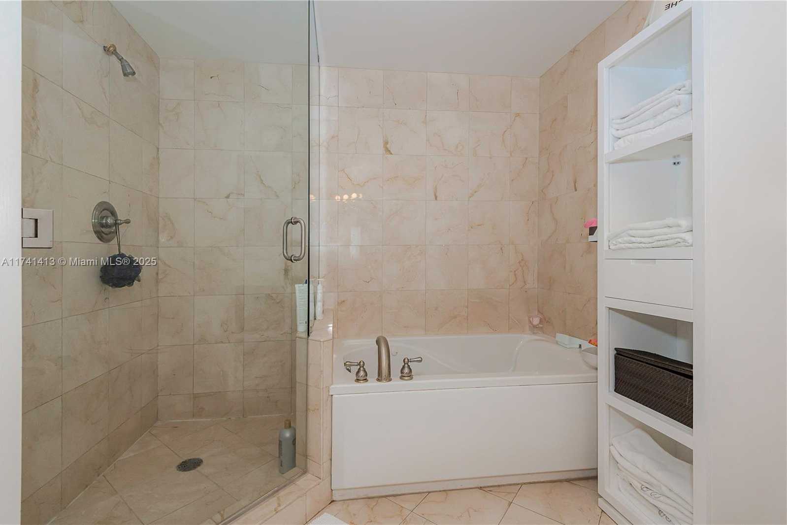 Small Image of 6365 SOUTH EAST COLLINS AVE #1601, Miami Beach Number 18