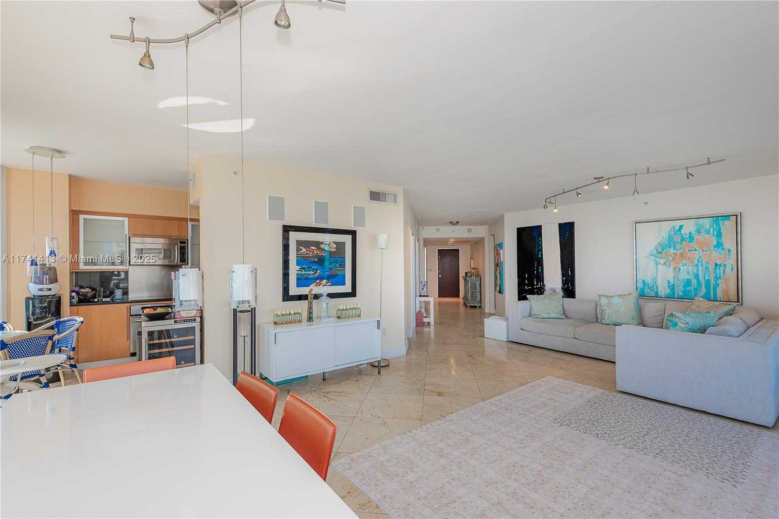 Small Image of 6365 SOUTH EAST COLLINS AVE #1601, Miami Beach Number 4
